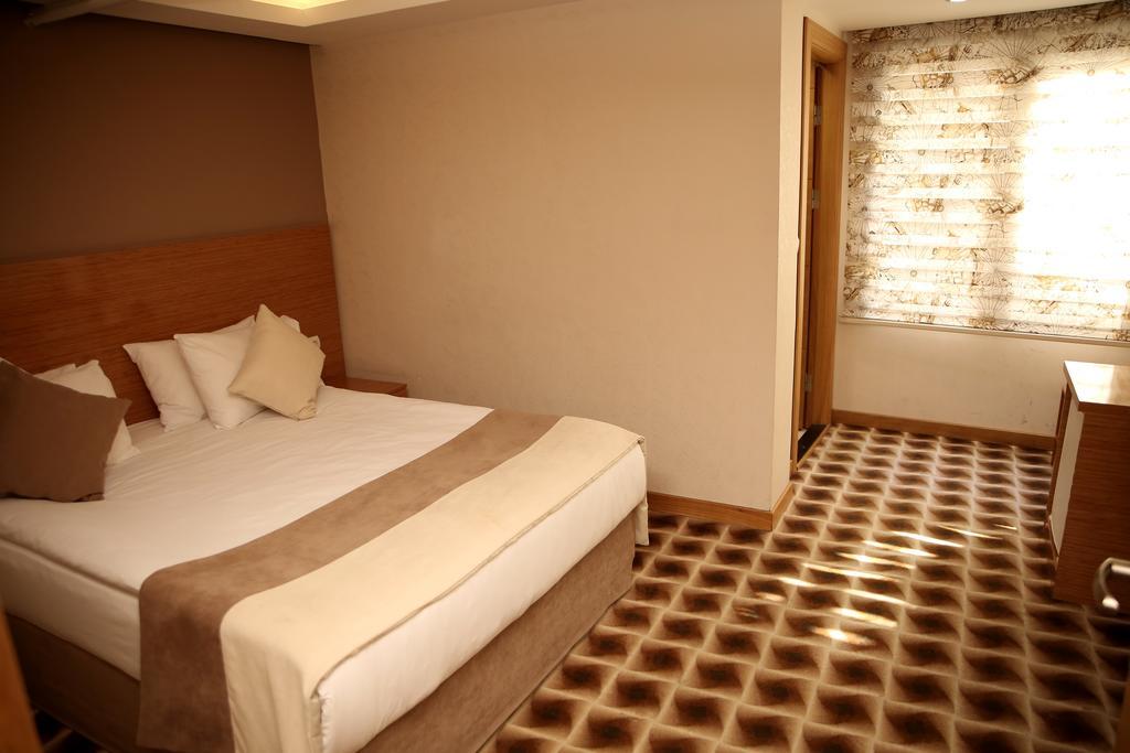 Way Hotel Izmir Rum bild