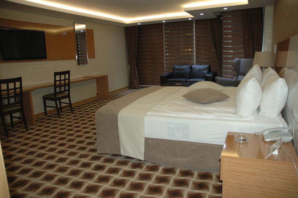 Way Hotel Izmir Rum bild