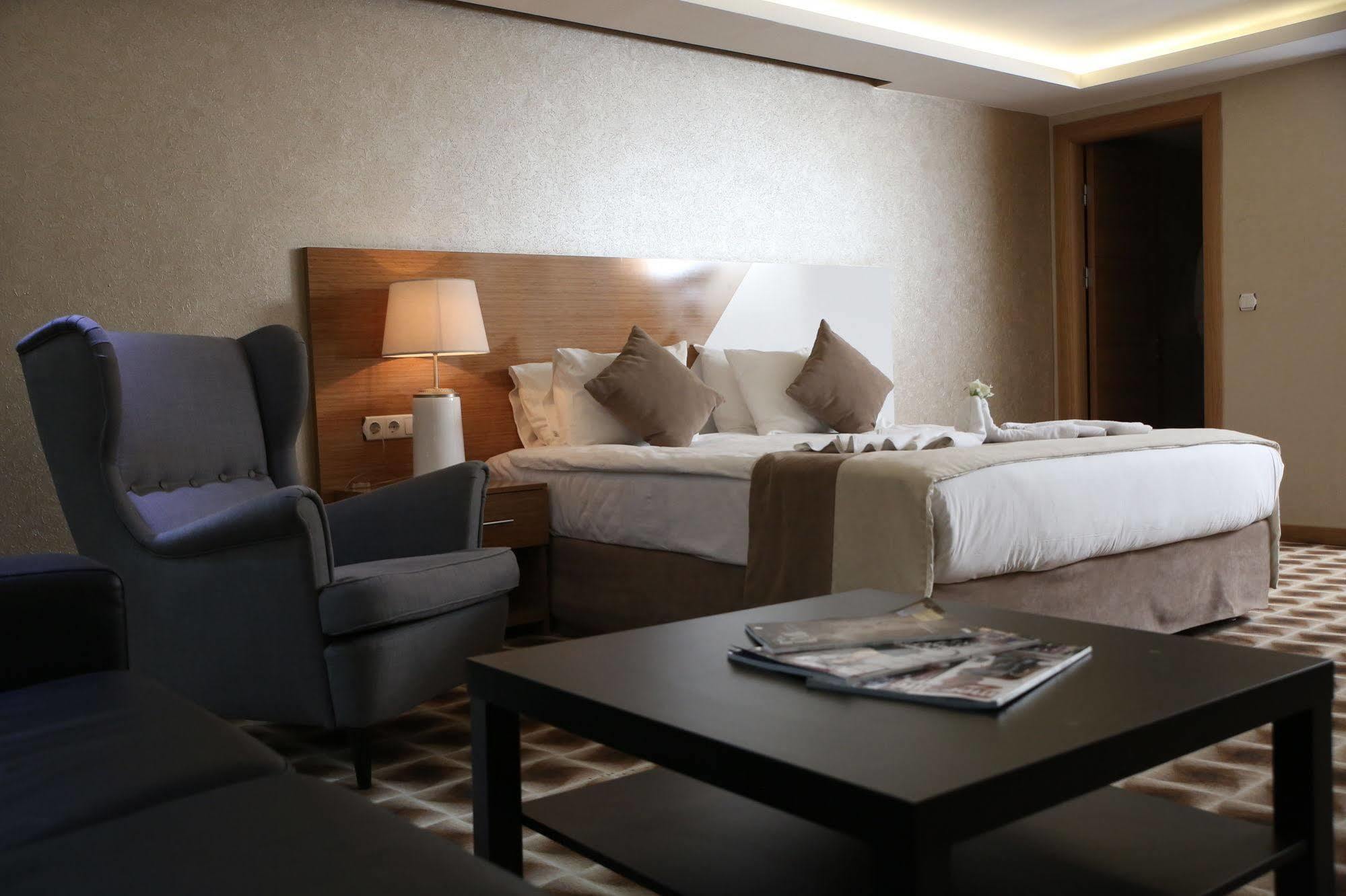 Way Hotel Izmir Exteriör bild