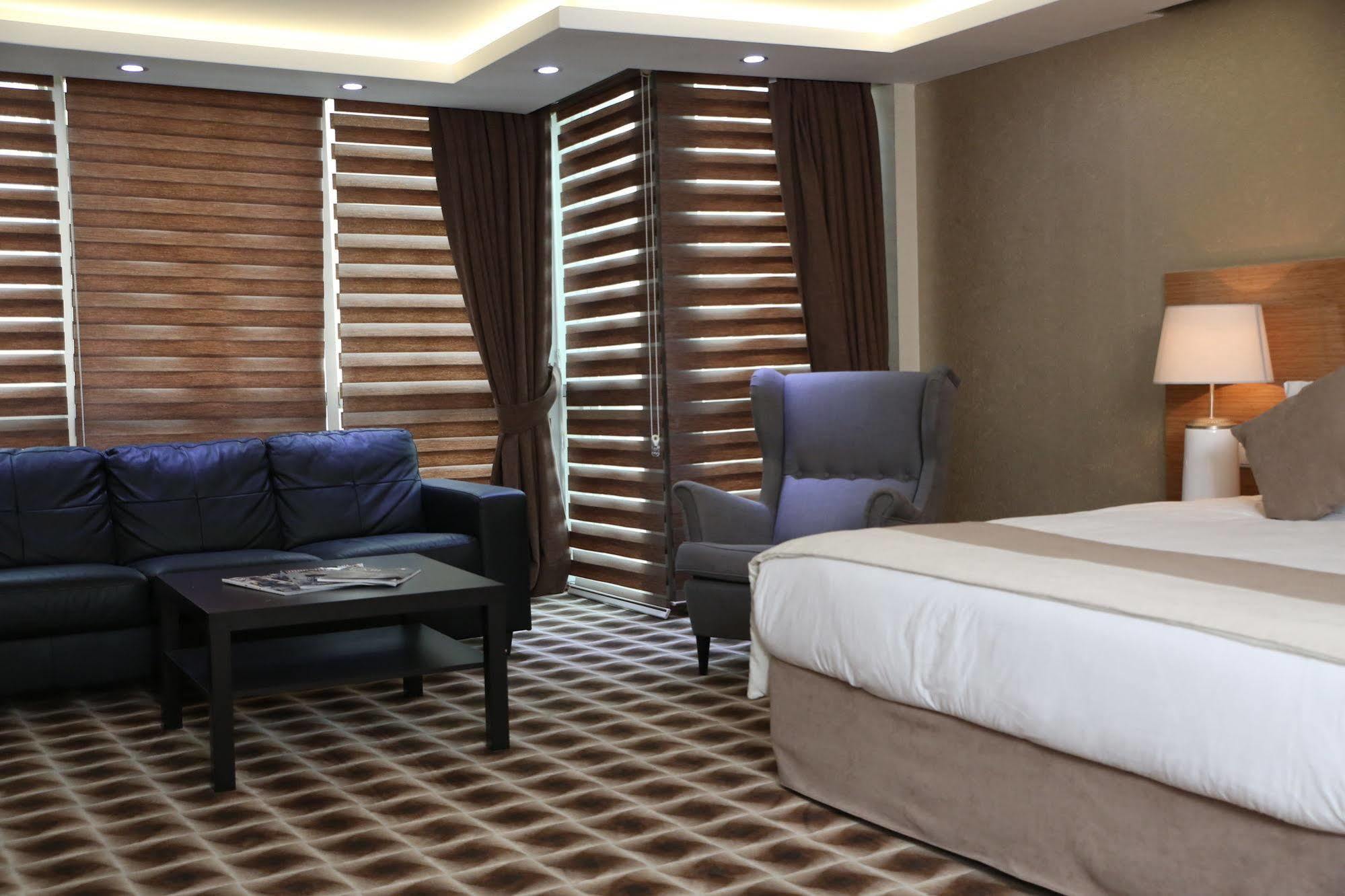 Way Hotel Izmir Exteriör bild